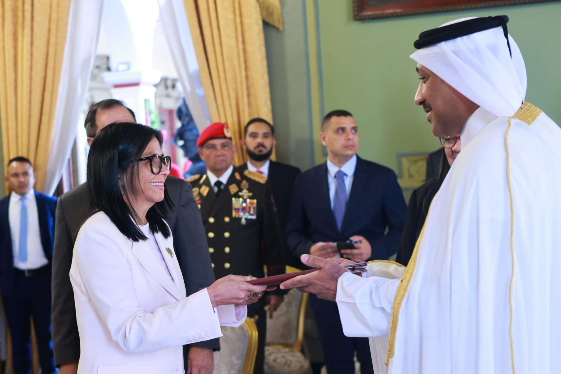 Delcy Rodríguez recibe cartas credenciales de nuevos embajadores en Miraflores