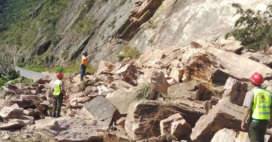 Despejan vía Pampán-Boconó tras deslizamiento de gran magnitud