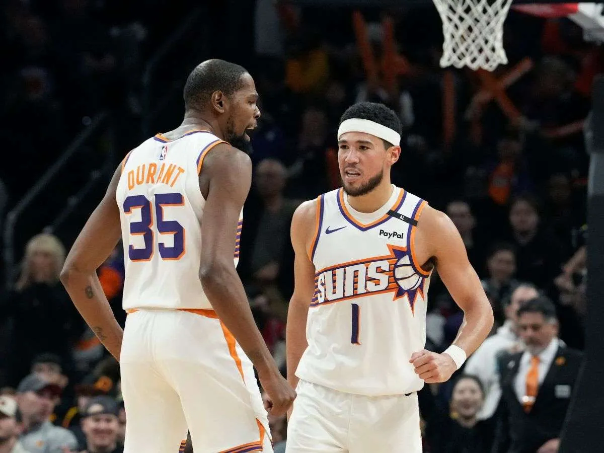Devin Booker es baja con los Suns