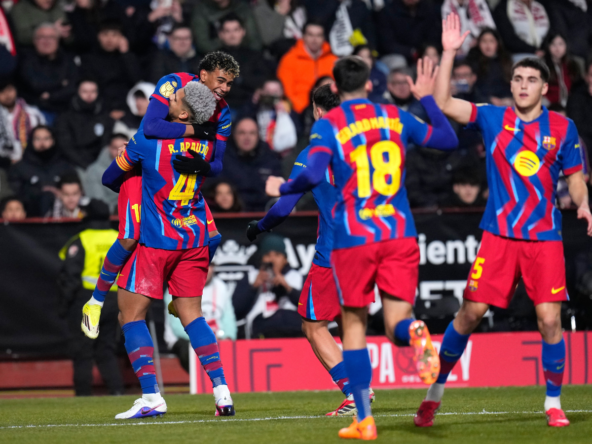 El Barcelona sufrió para avanzar a semis de Copa