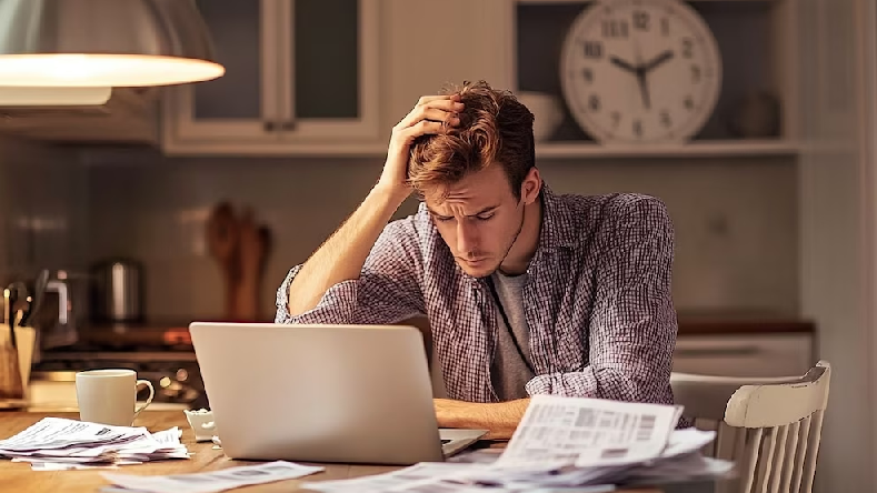 Los vínculos sociales negativos aceleran el envejecimiento biológico, según un estudio