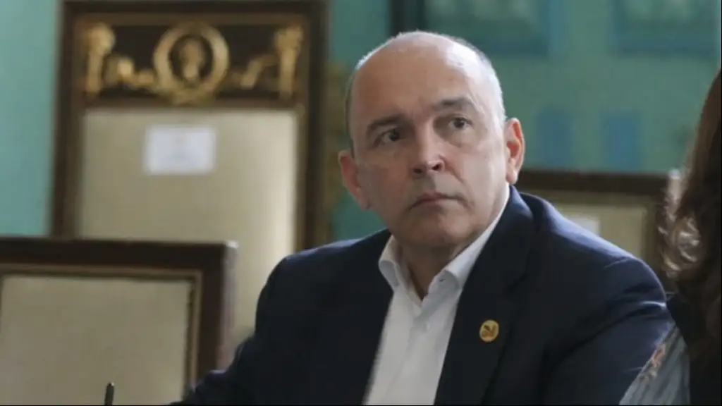 El diputado Francisco Torrealba habla sobre expectativas de un aumento del salario mínimo