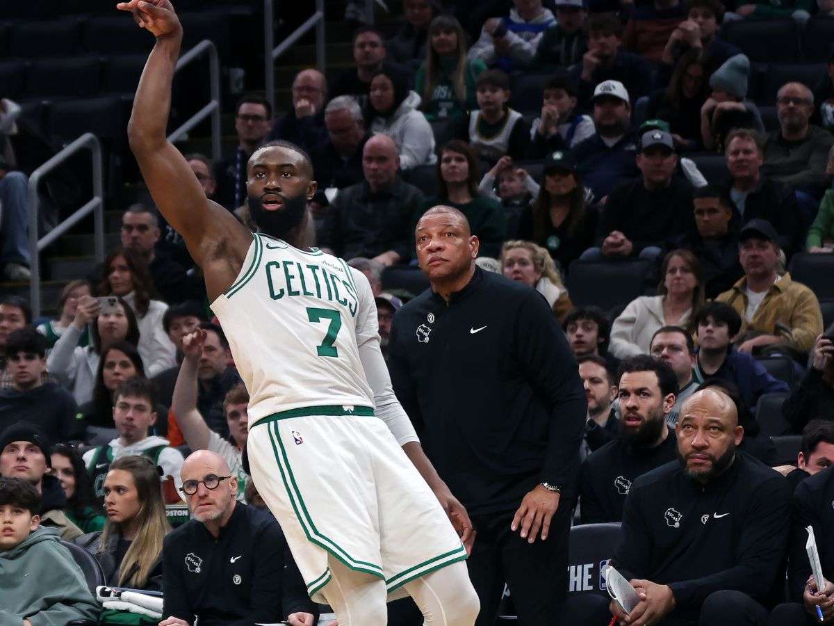 Jaylen Brown logra triple-doble para triunfo de Celtics