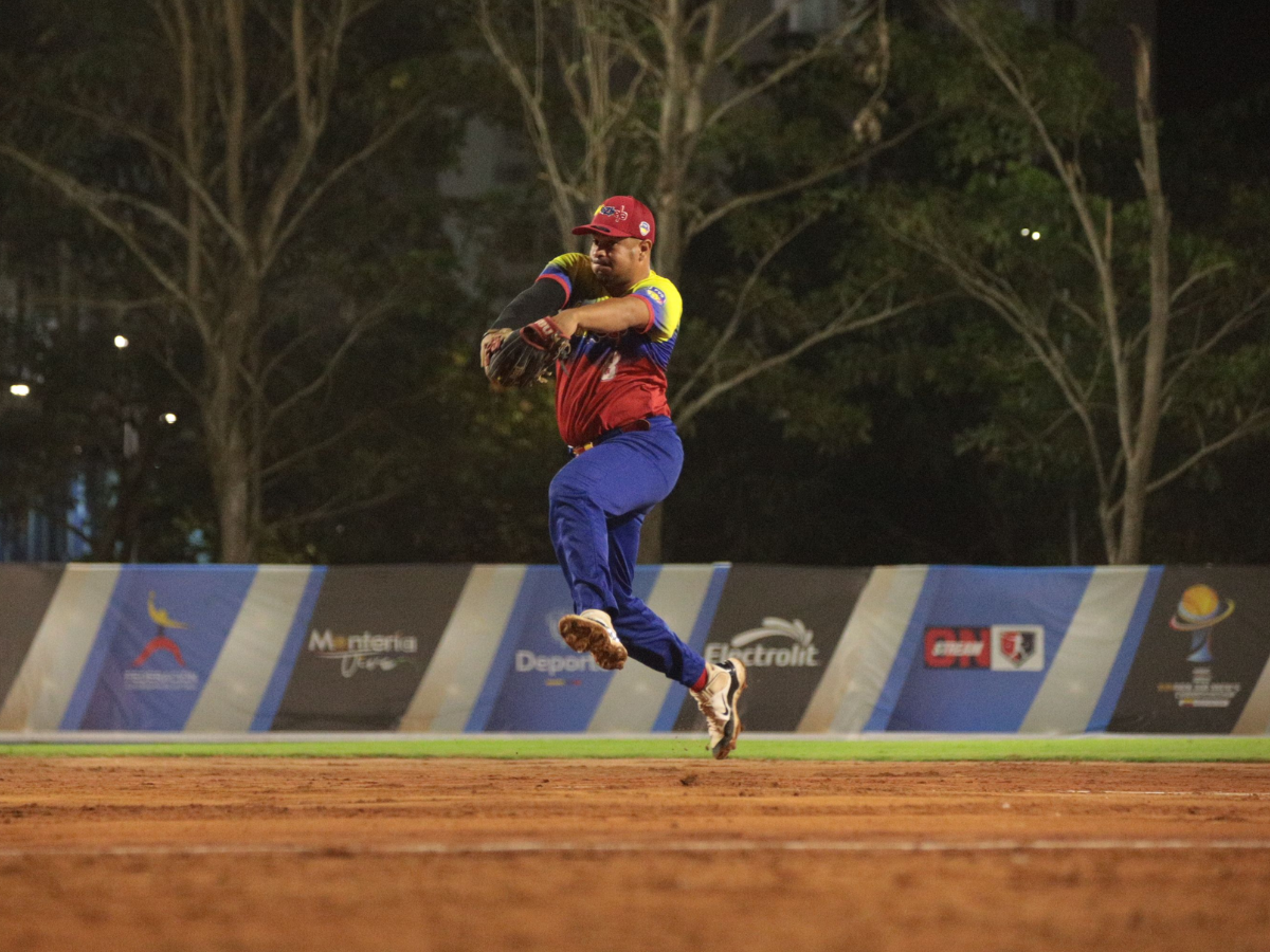 Team Softbol inició la Súper Ronda con el pie derecho