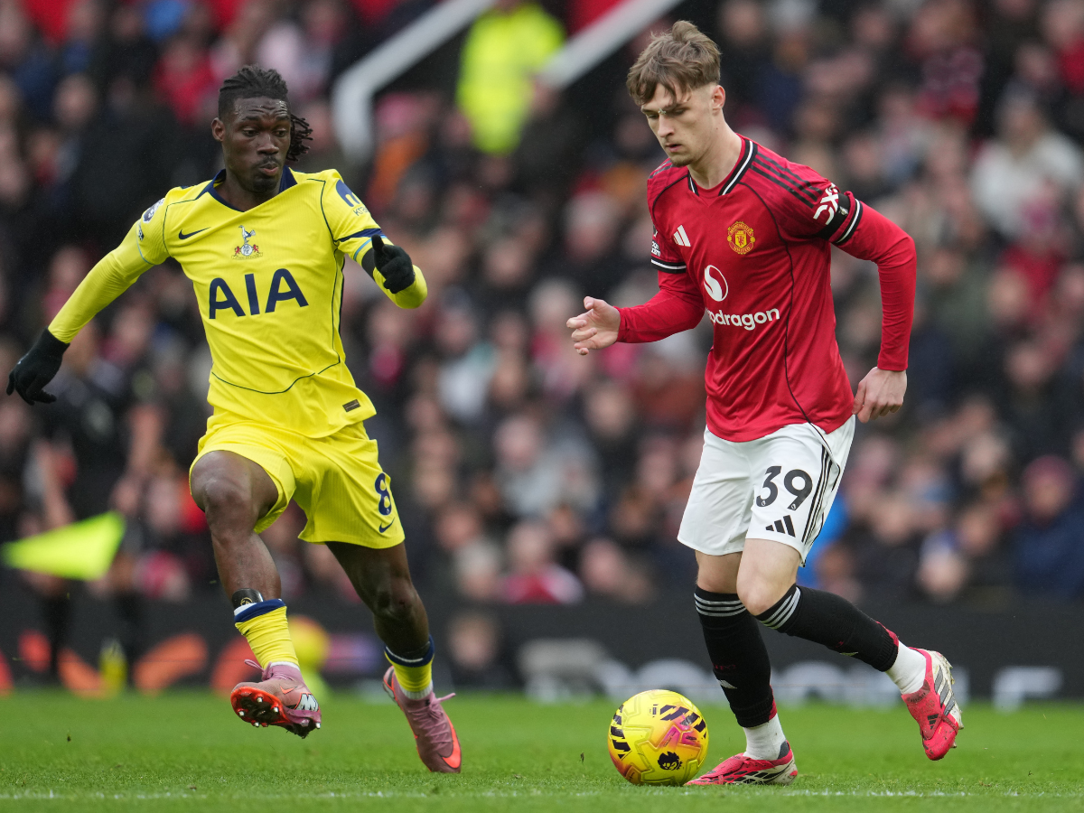 Manchester United se impone y suma 4 victorias al hilo