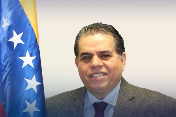 Orlando Maniglia asumirá la embajada de Venezuela en Colombia