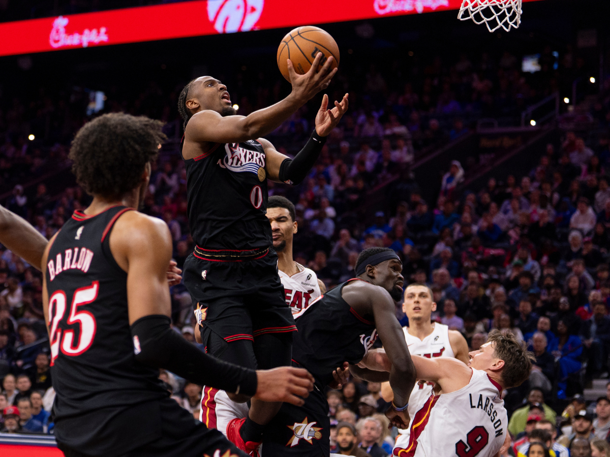 Tyrese Maxey rompe récord de triples de los 76ers