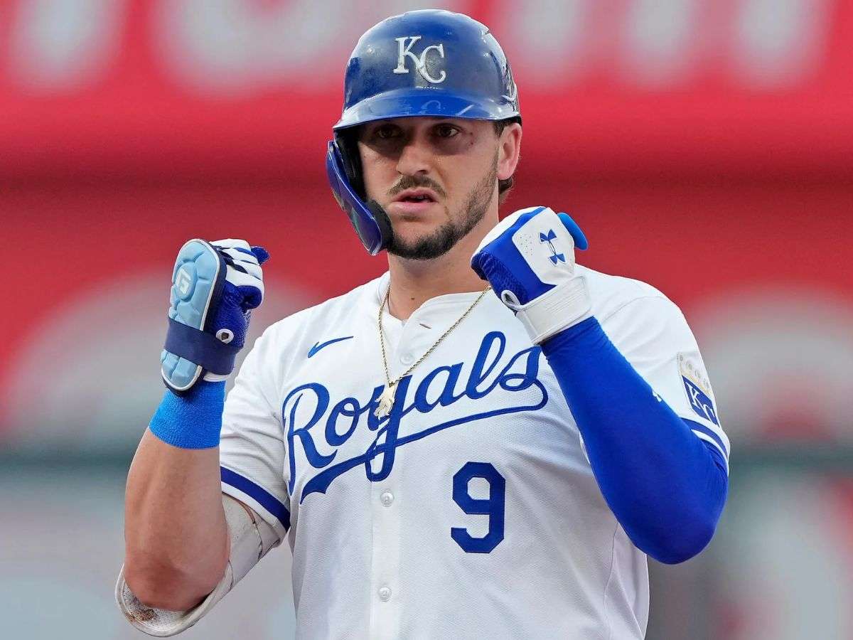 Vinnie Pasquantino alcanzó acuerdo con Kansas