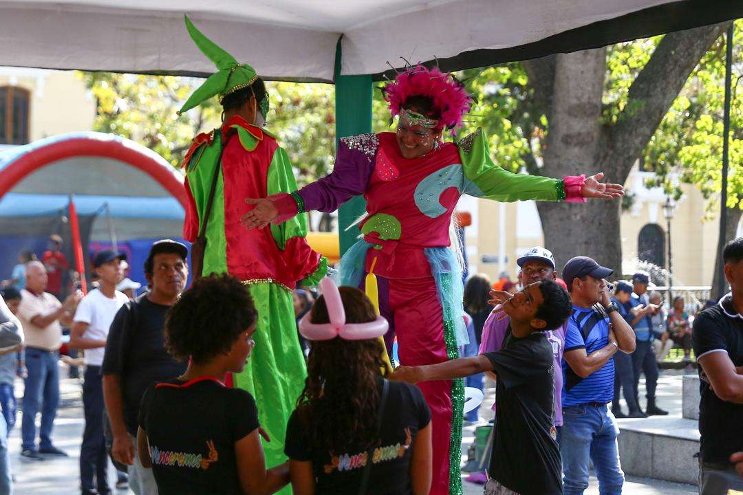 Fiestas carnestolendas llenaron de alegría y diversión a parroquias caraqueñas