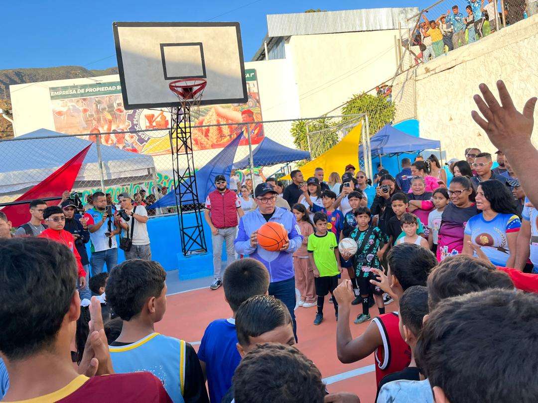 Nahum Fernández invita a participar en la Consulta Popular del 8M