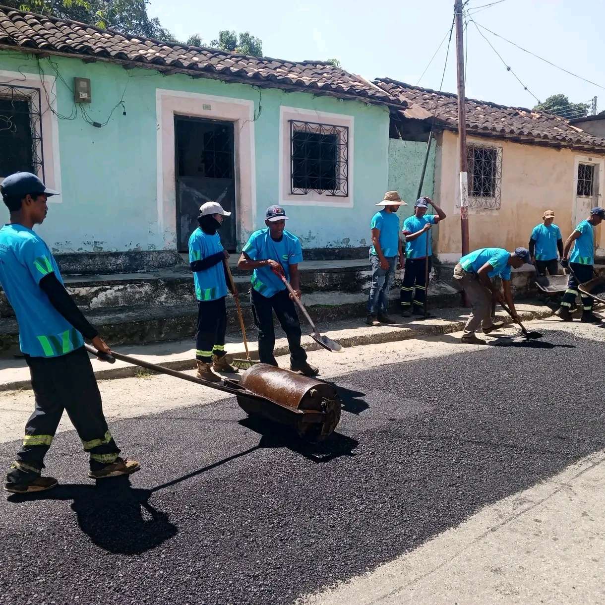 Recuperan vialidad para la Ruta de las Carrozas en Yare