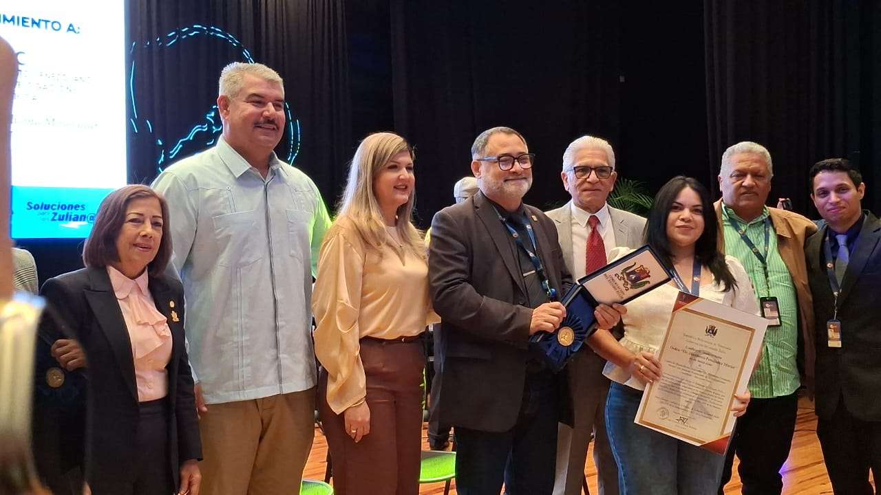 Otorgan Orden Fernández-Morán a personalidades e instituciones en Zulia