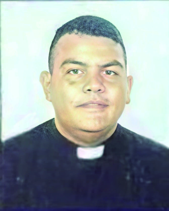 Preso sacerdote acusado de abusar de una monaguilla