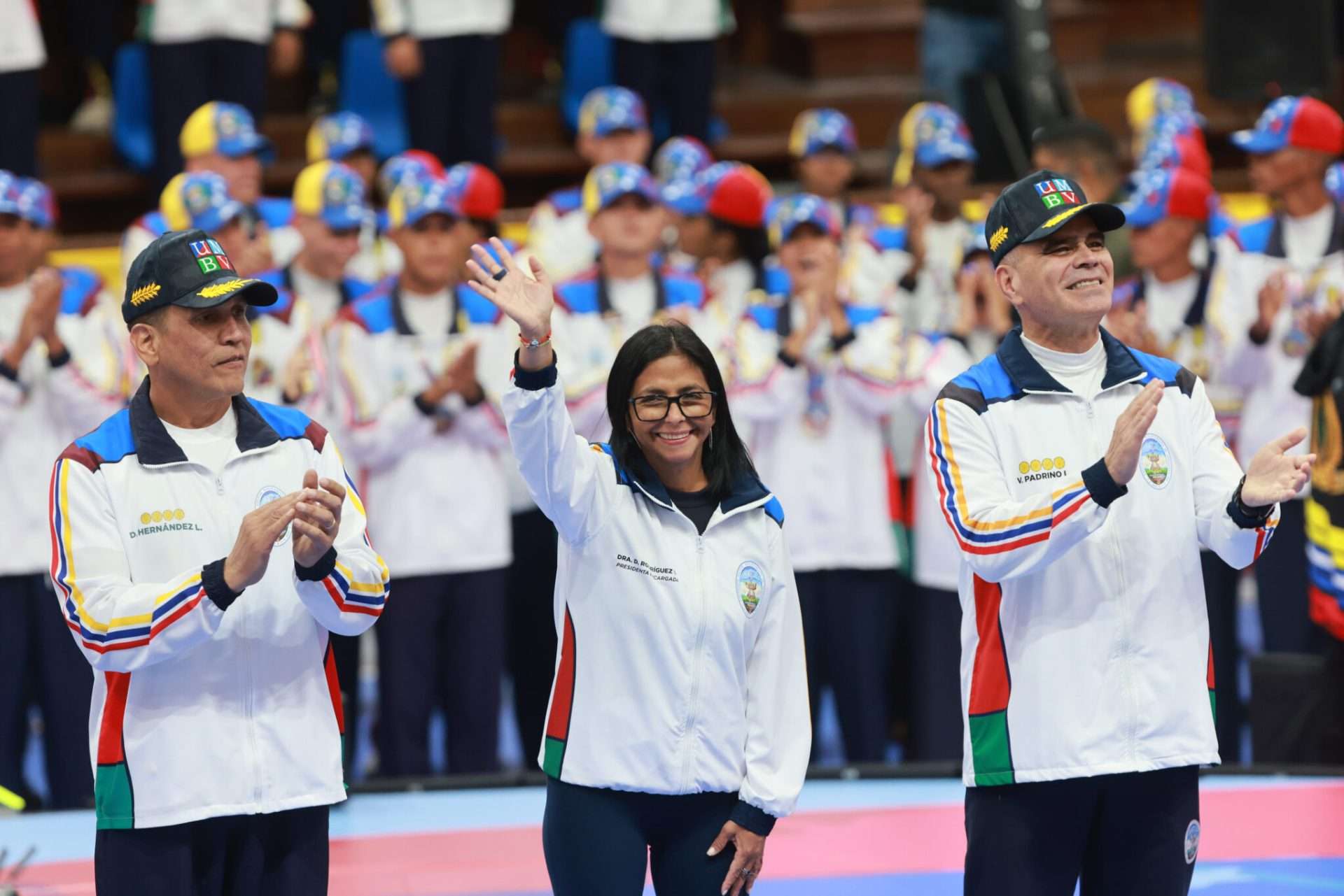 Delcy Rodríguez invita a la juventud militar a incorporarse al Programa de Convivencia y Paz