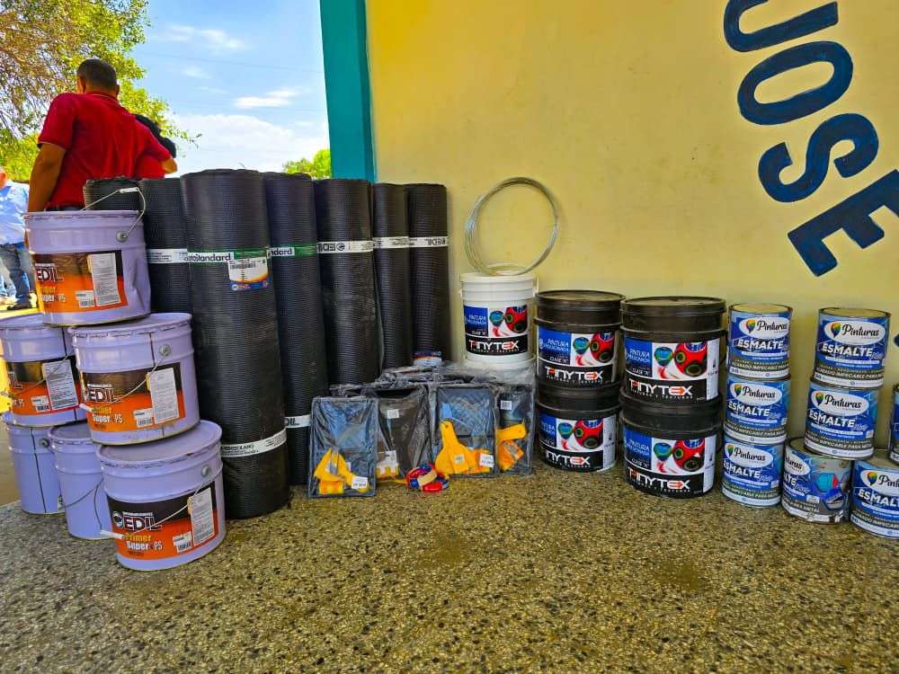 Bricomiles rehabilitan 38 planteles educativos en Maracaibo