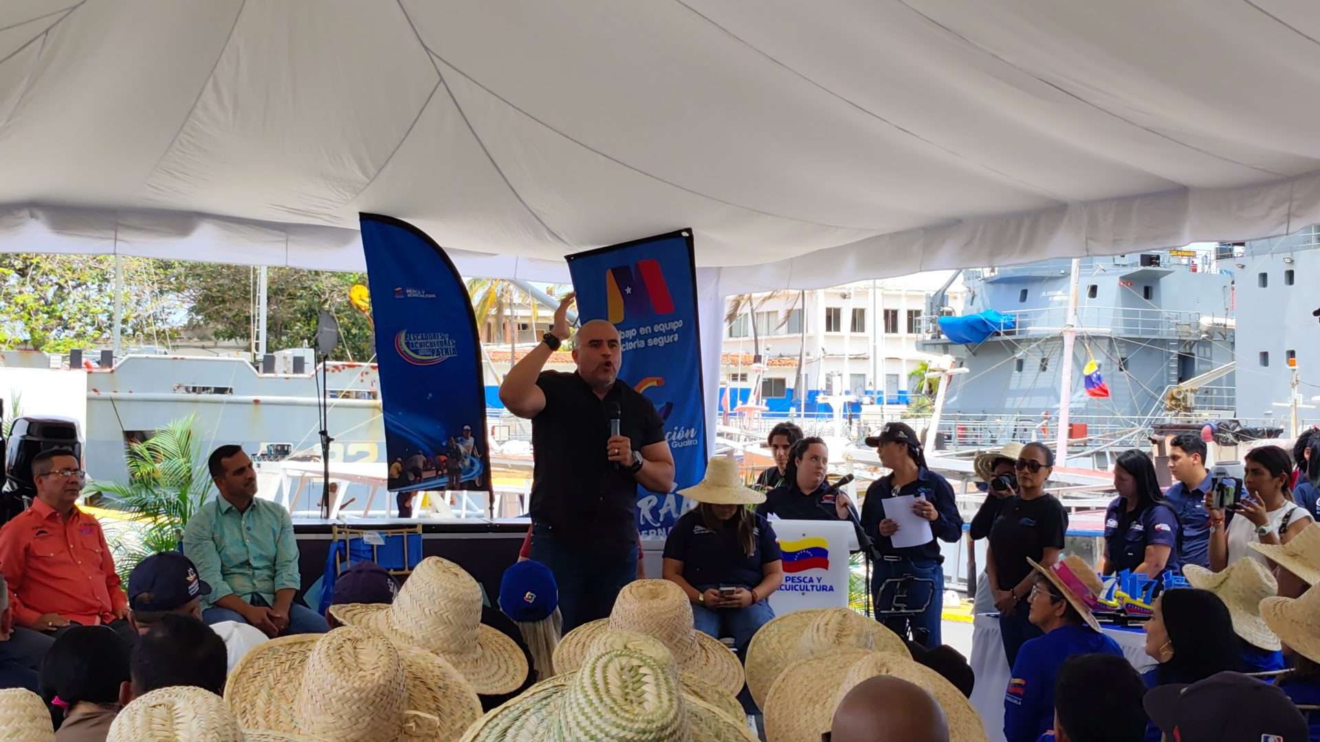 Activan plan nacional pesquero con financiamiento y entrega de motores en La Guaira