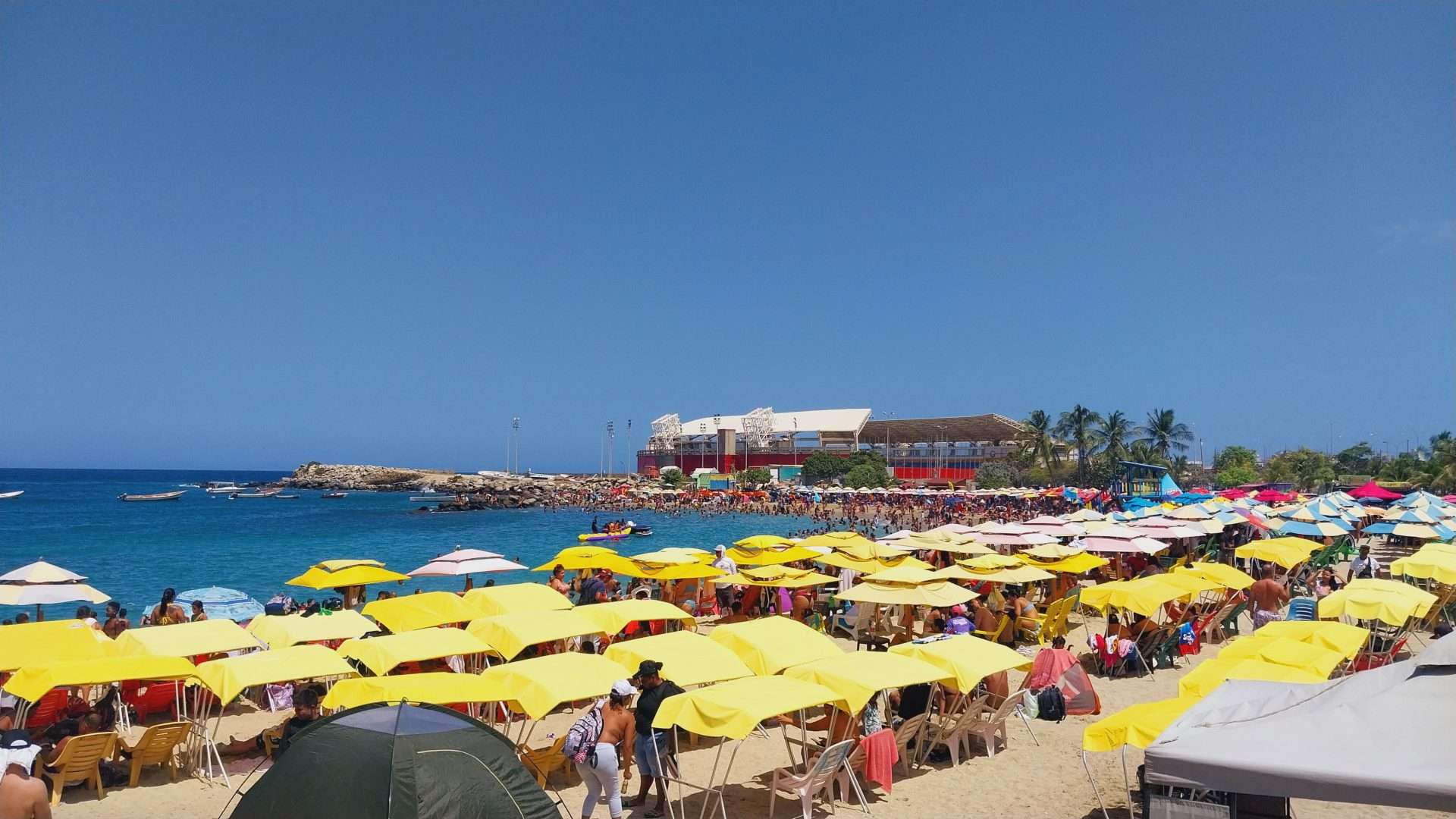 Más de 5.800 camas hoteleras disponibles en La Guaira para Semana Santa