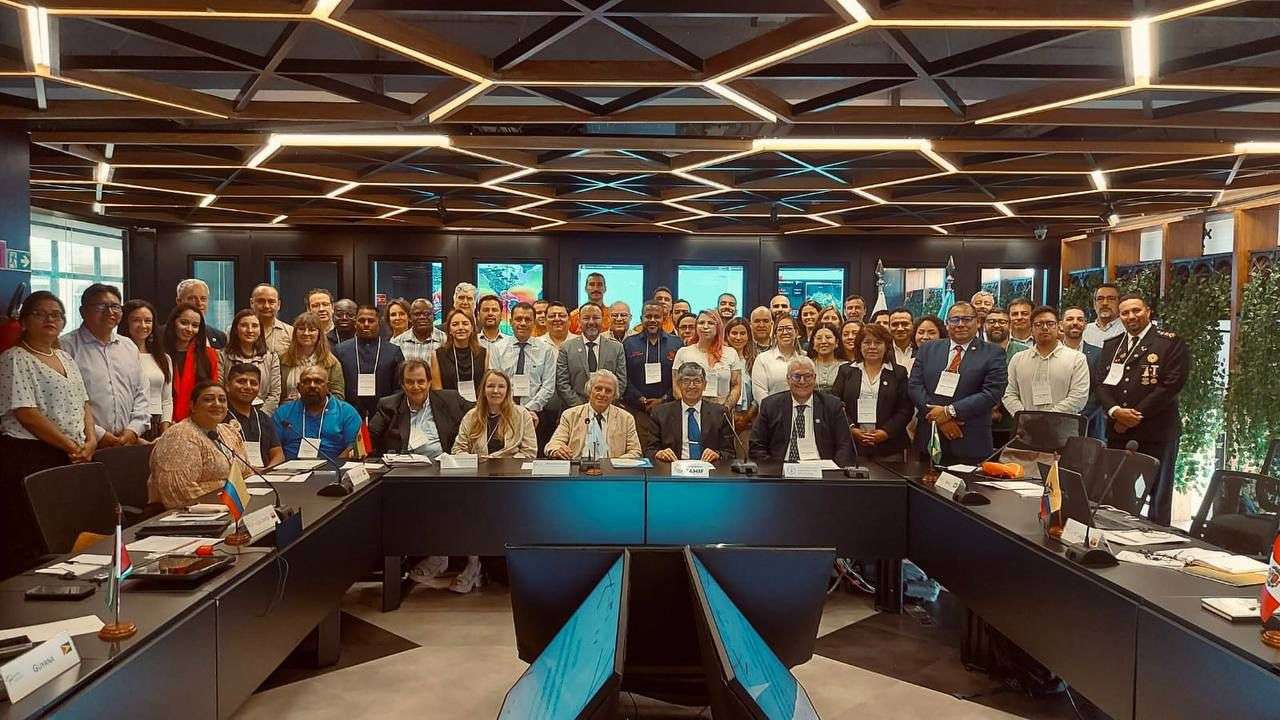 Venezuela presente en cumbre regional contra incendios forestales en Brasil