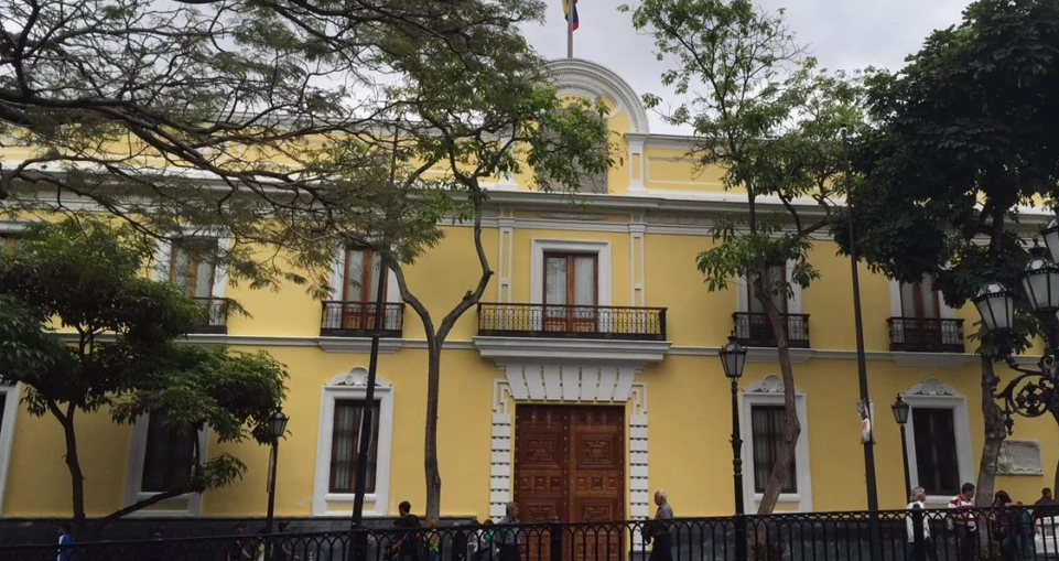 Gobierno venezolano envía sus condolencias a Colombia por el trágico accidente aéreo