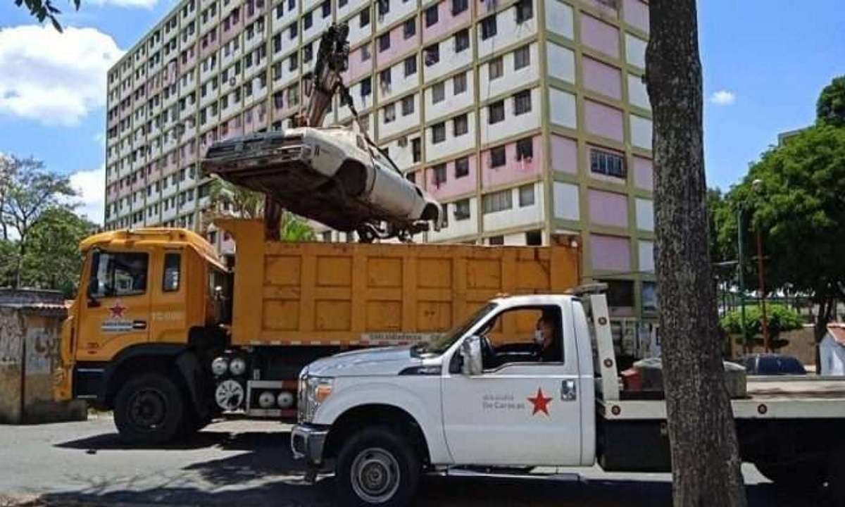 Alcaldía de Caracas ha recogido 5.000 unidades de chatarras
