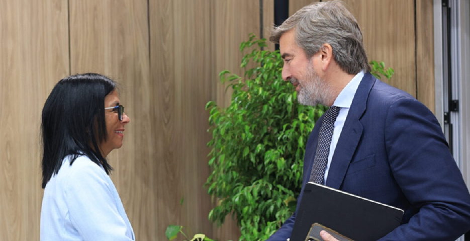 Venezuela firmó acuerdos con Repsol y Eni para impulsar la producción y exportación de gas