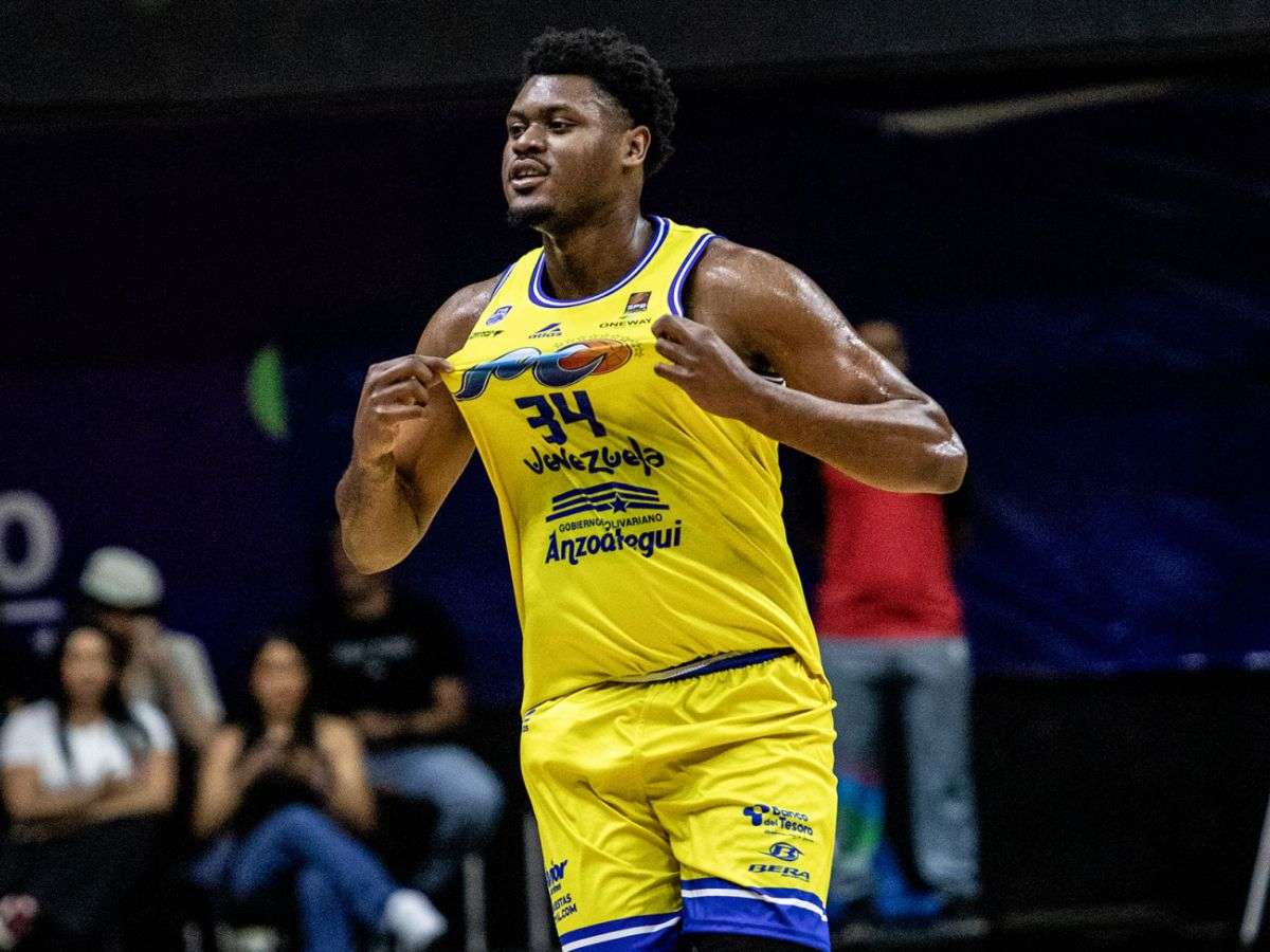 Diamond Stone sufrió lesión en su mano