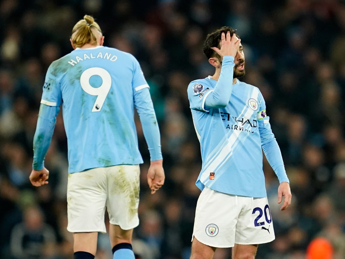 Manchester City se aleja de la cima