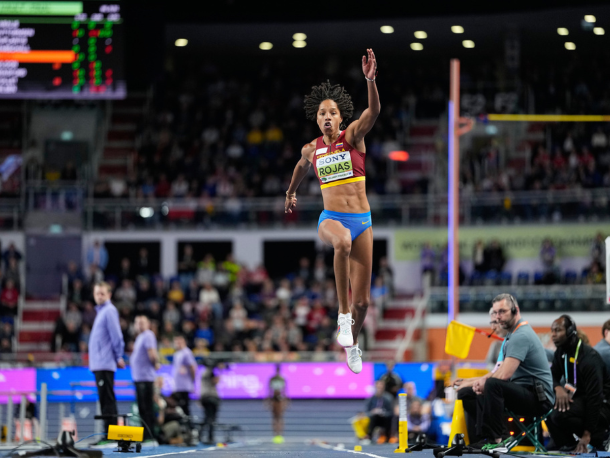 Yulimar Rojas saltó al segundo lugar en su regreso