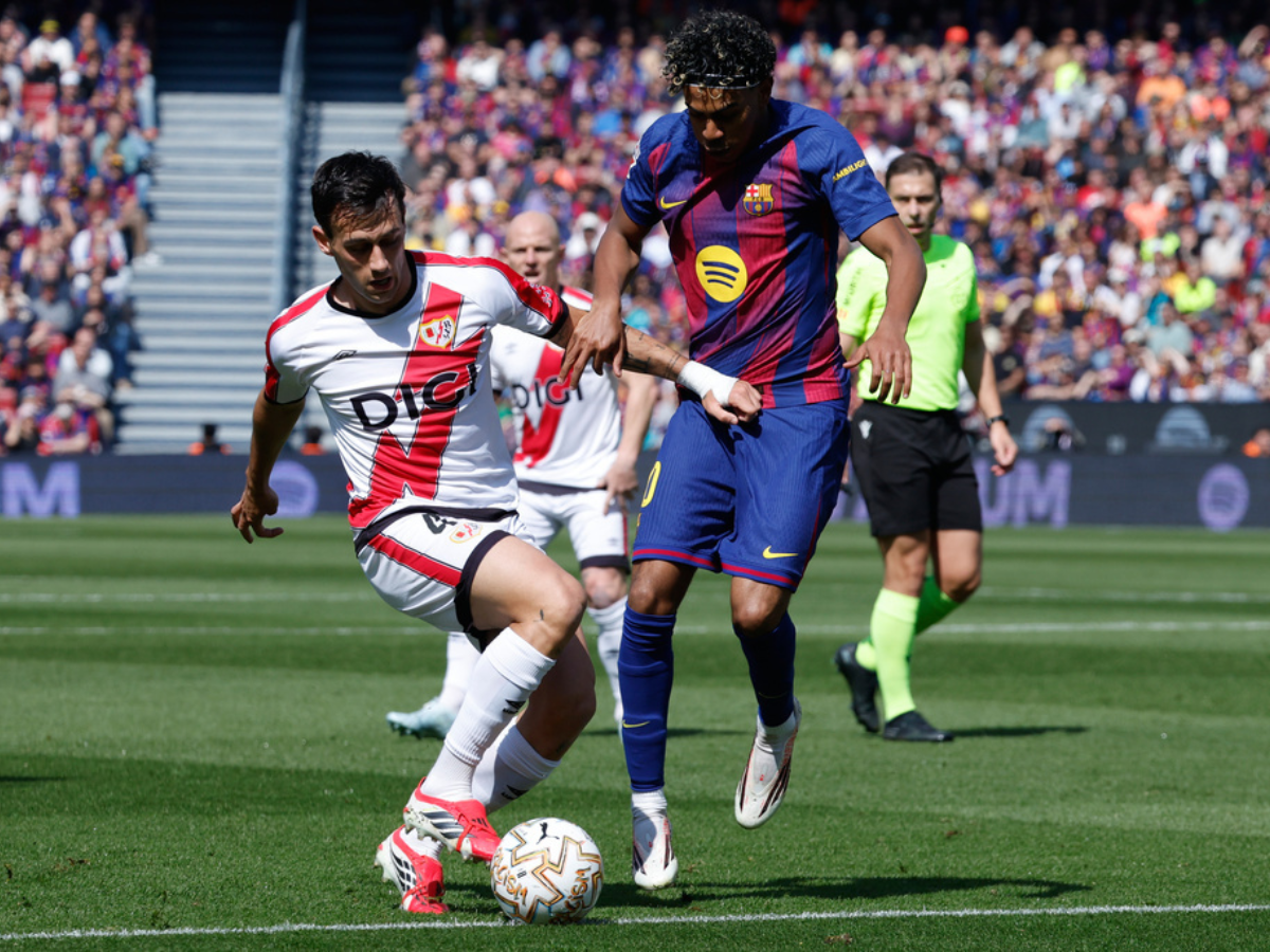 Barcelona firme en la cima