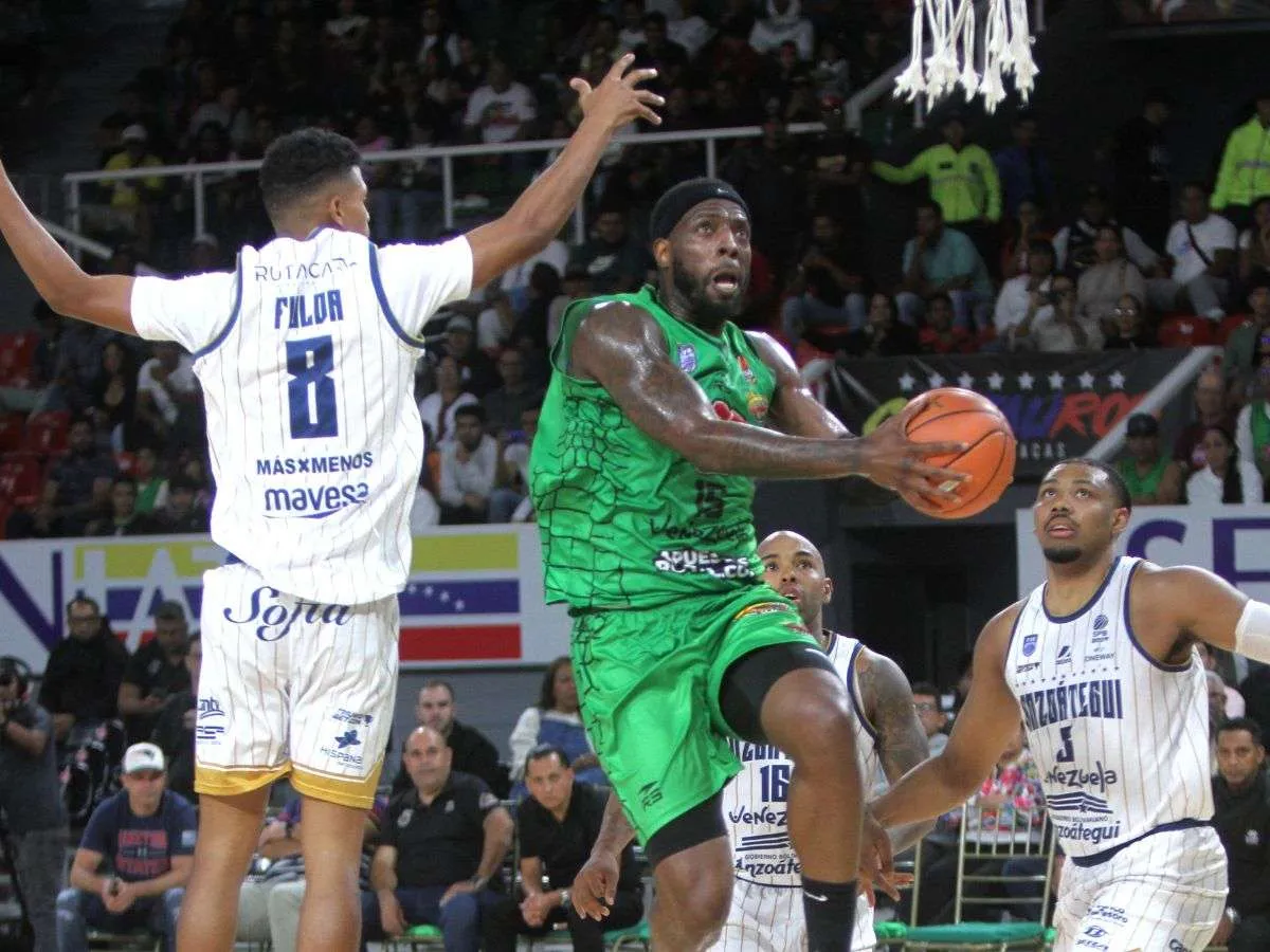 Cocodrilos se llevó el primer duelo frente a Marinos