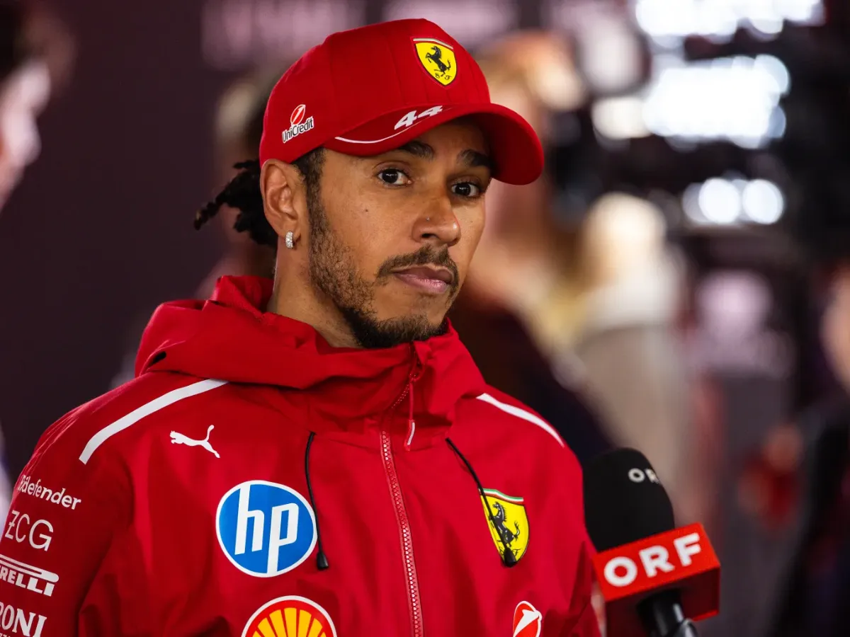 Lewis Hamilton regresa en su mejor versión