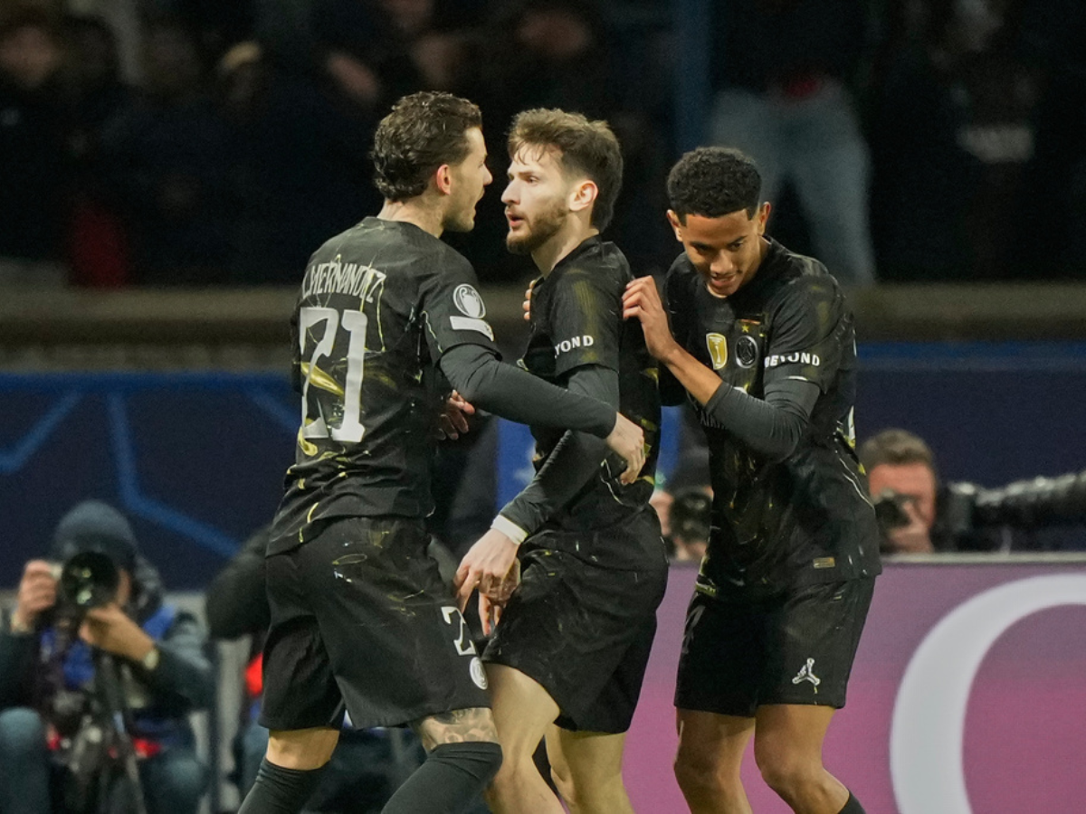 PSG golea y pone un pie en los cuartos de final