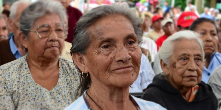 Jubilados y pensionados pidieron mejoras económicas para adultos mayores