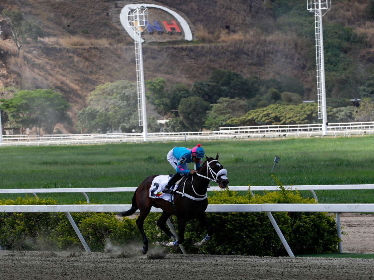 Princesa Fina fue superior en el Gustavo J. Sanabria