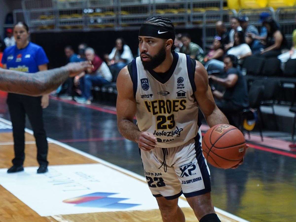 "Kako" Solorzano debutó con victoria en el banquillo de Héroes