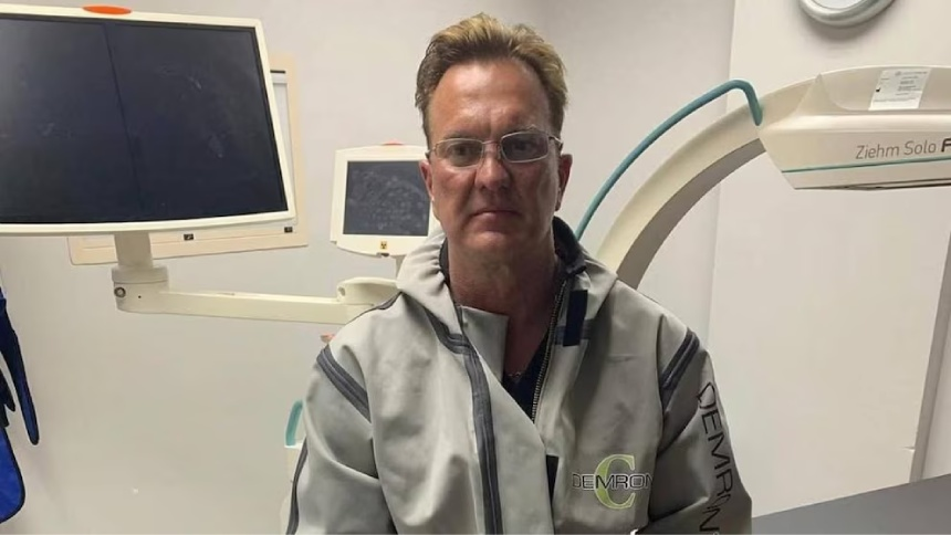 Arrestan en Miami a reconocido médico de celebridades tras ser acusado de algo aberrante