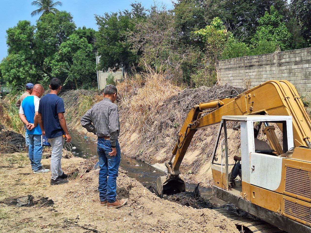 Santa Cruz sanea 17 km de canales para prevenir riesgos por lluvias