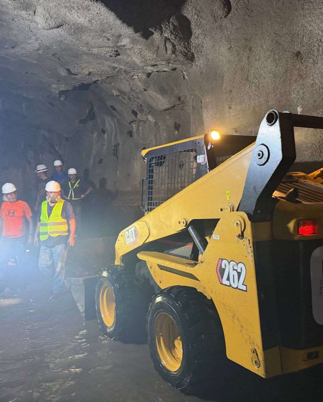 Rescatan obreros desmayados en túnel del Turimiquire