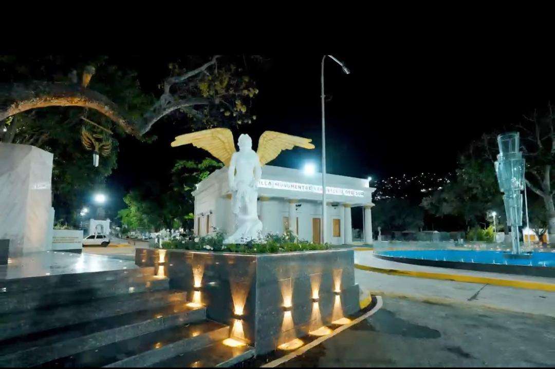 En el Cementerio del Sur levantan mausoleo por los caídos del 3E