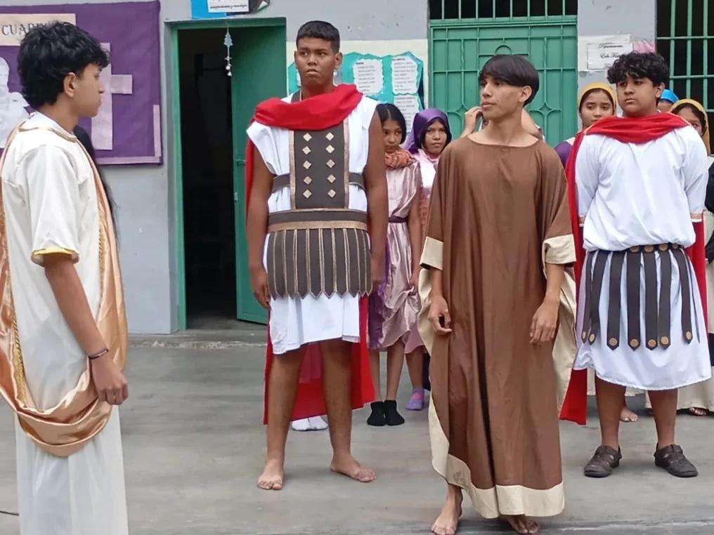 Arquidiócesis de Caracas realiza primer viacrucis ecológico juvenil