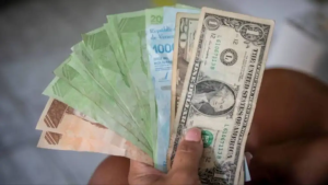 En Venezuela prometieron reactivación económica, pero tres meses de salario no llegan a un dólar