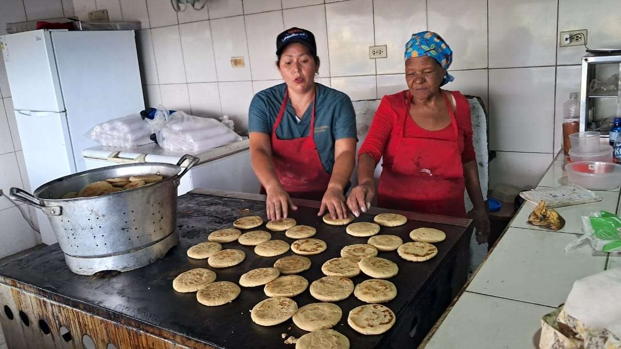 Comedor popular atiende a 120 personas
