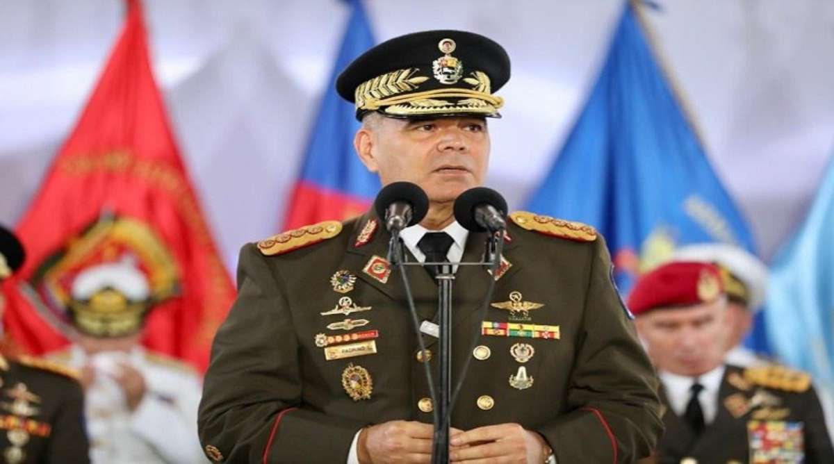 Padrino López: “la venezolana es combatiente de primera línea”