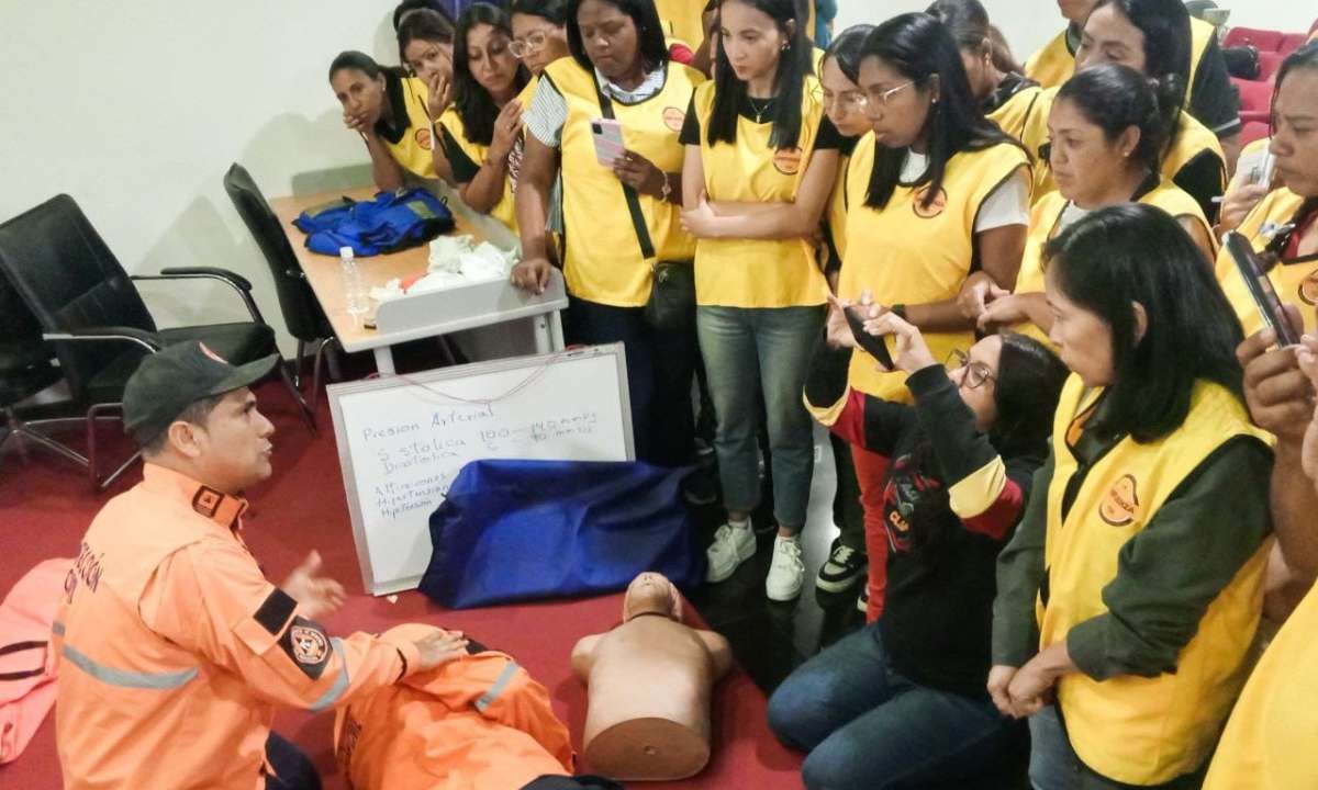 Capacitan a grupos religiosos en primeros auxilios por Semana Santa