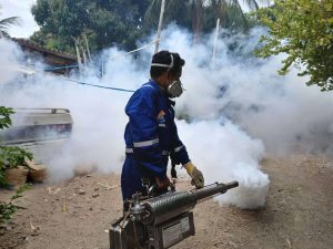 Desplegan jornadas de fumigación en comunidades de Cumaná