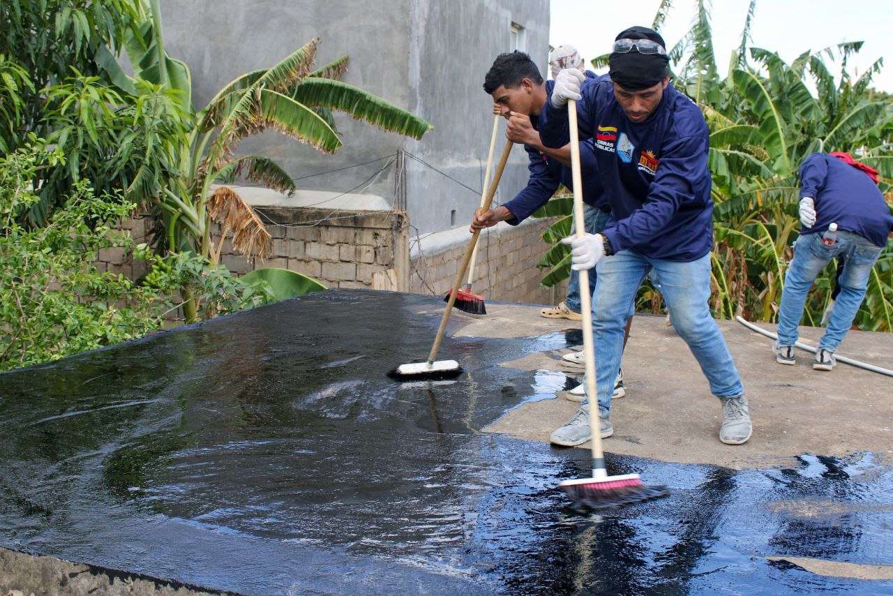 Plan Techo Comunal impermeabiliza 823 viviendas en Maracaibo