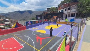 En Antímano recibieron cancha rehabilitada