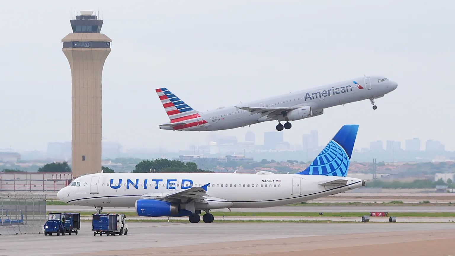 Primer vuelo directo entre EEUU y Venezuela en siete años despega desde Miami