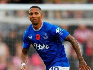 Ashley Young anuncia su retiro del fútbol