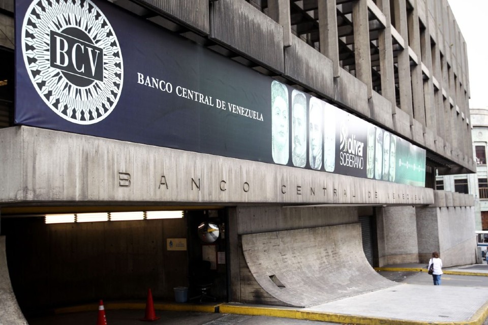 Luis Pérez asume presidencia del Banco Central de Venezuela